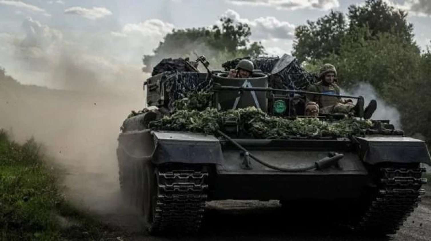 Ukrayna ordusu Kurska ingilis tankları ilə girib - İddia 