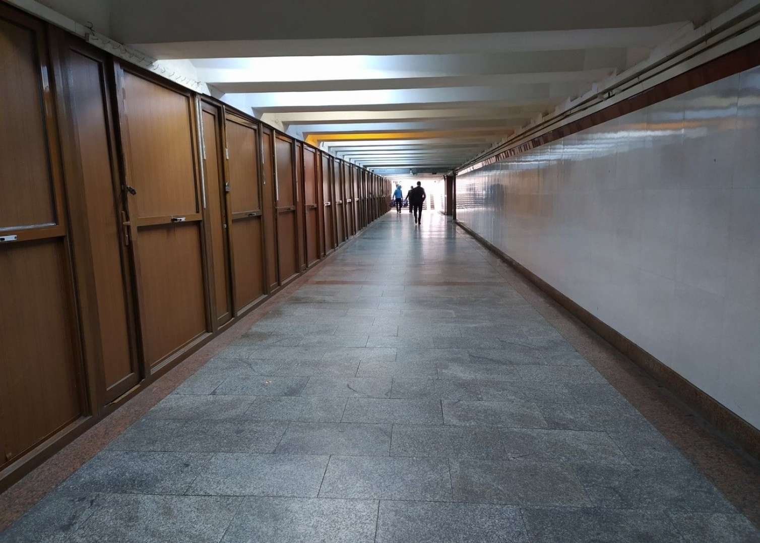 20 Yanvar keçidindəki mağazalar bağlandı - FOTO 