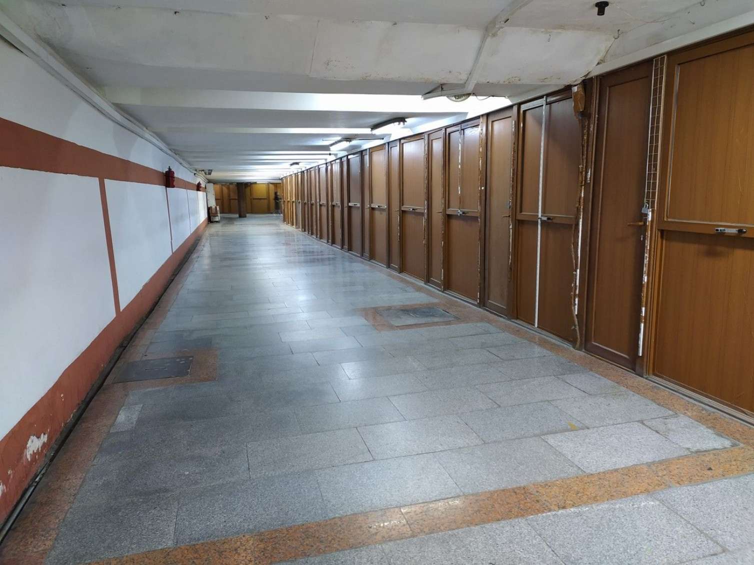 20 Yanvar keçidindəki mağazalar bağlandı - FOTO 