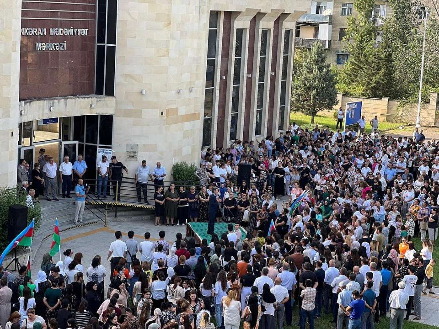 Fariz İsmayılzadənin Lənkəranda seçicilərlə izdihamlı görüşü  – FOTO 