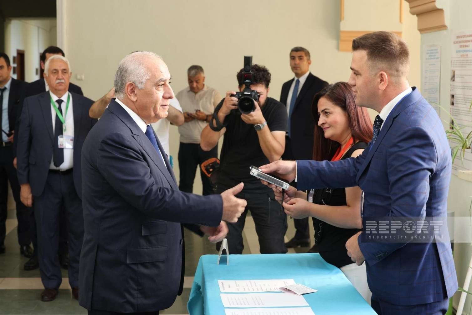 Əli Əsədov seçici hüququndan istifadə etdi -  FOTO