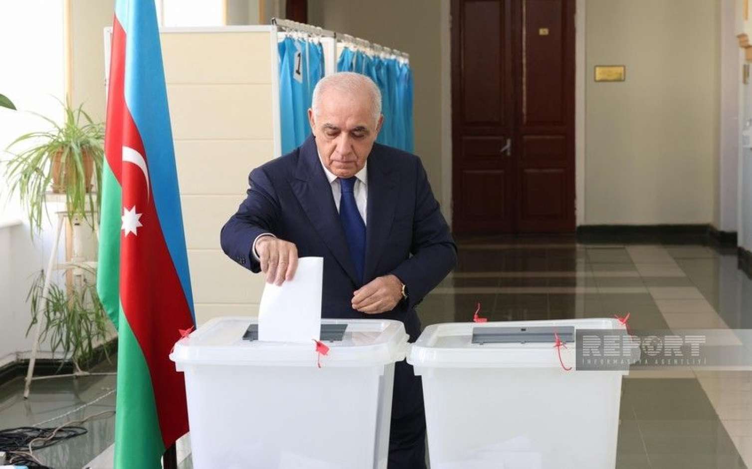 Əli Əsədov seçici hüququndan istifadə etdi -  FOTO