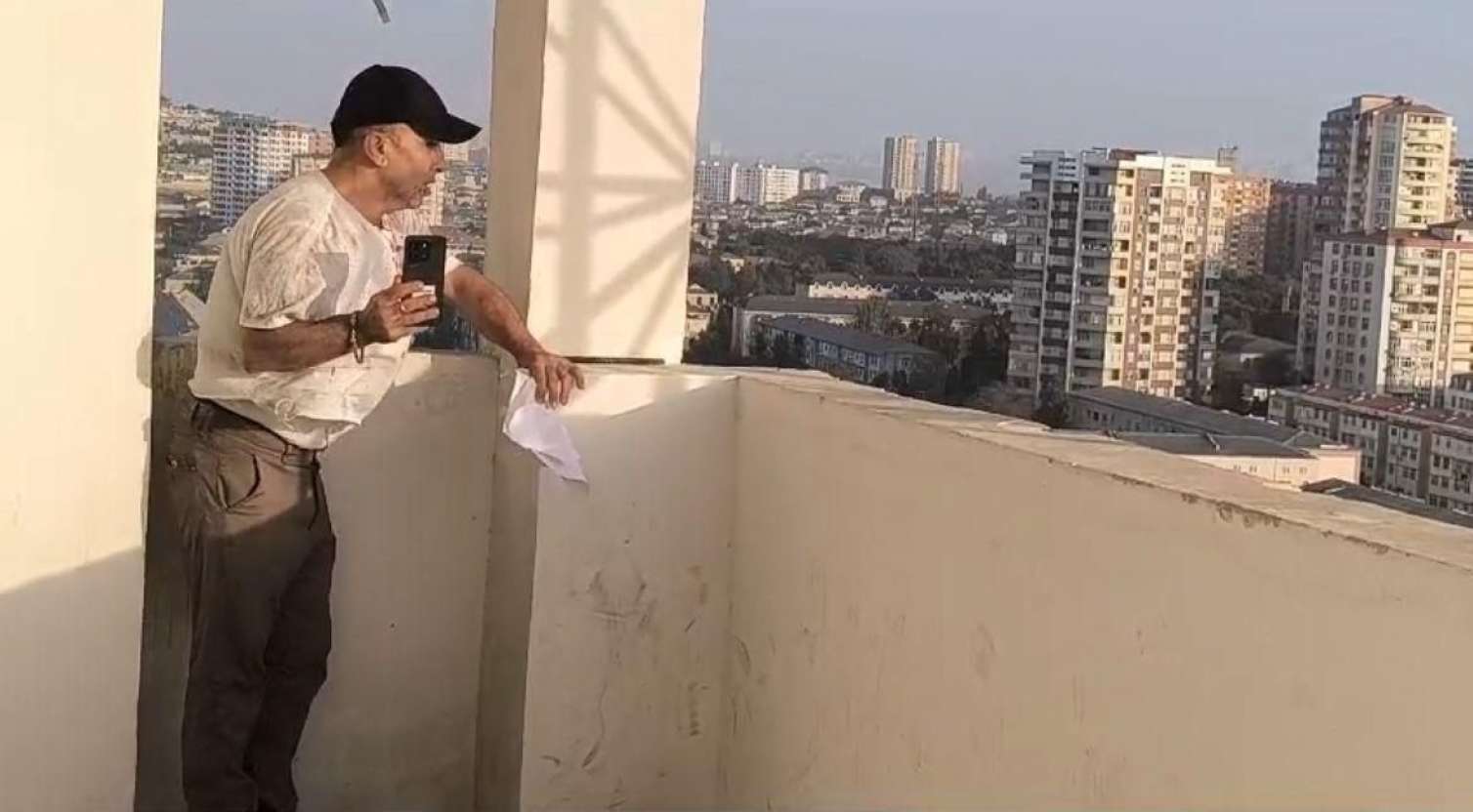 Xırdalanda intiharın qarşısı alındı - FOTO 
