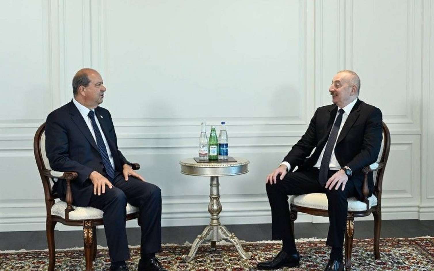 Ersin Tatar İlham Əliyevə zəng etdi 