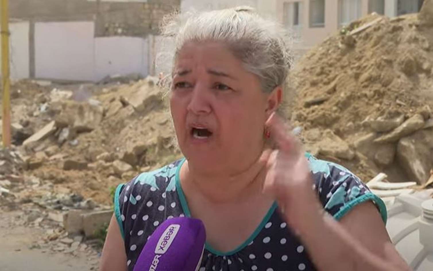 Yasamalda sakinlərin xəbəri olmadan evləri sökülür? - VİDEO 
