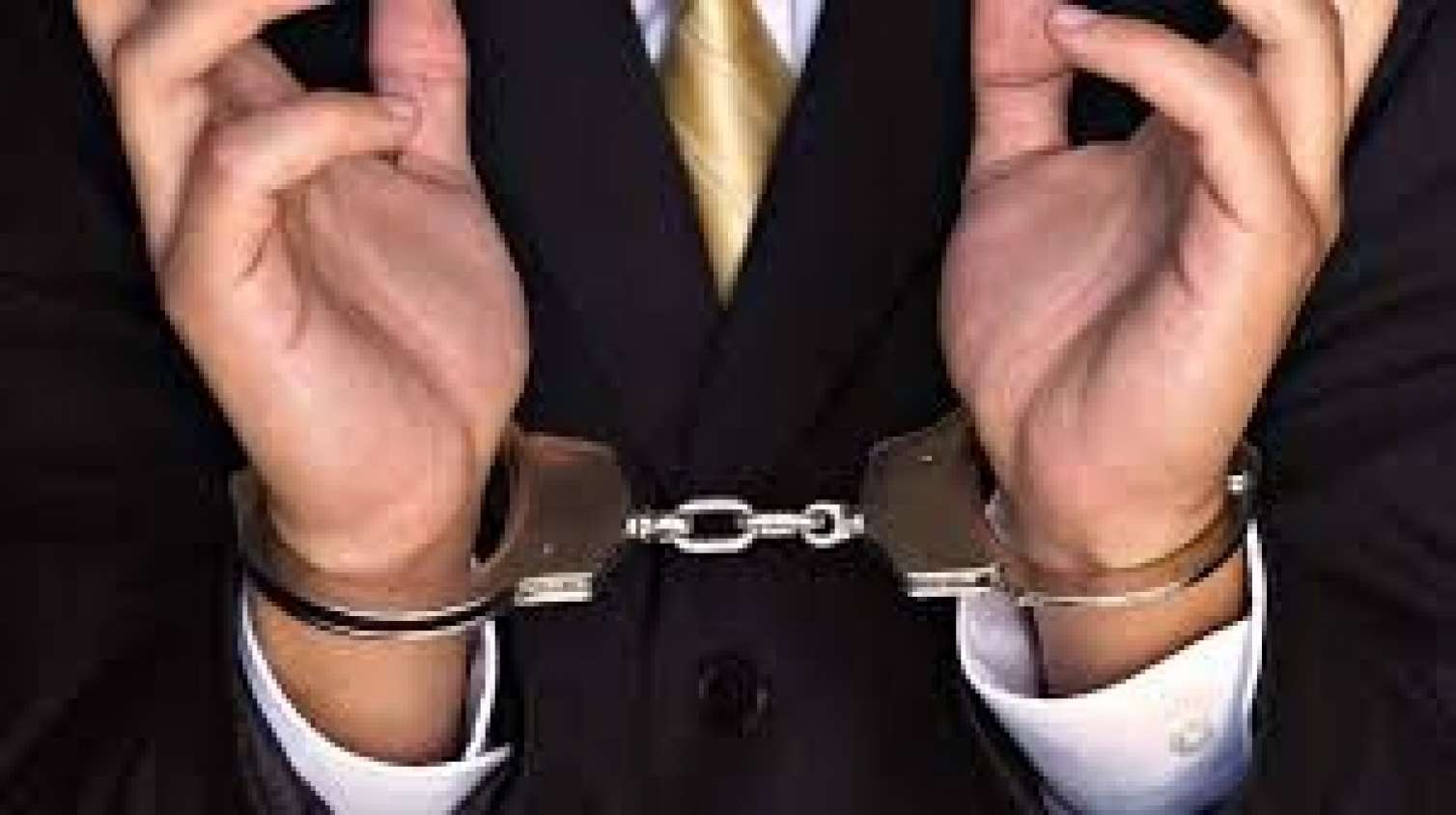Azərbaycanda vəzifəli şəxs həbs olundu 