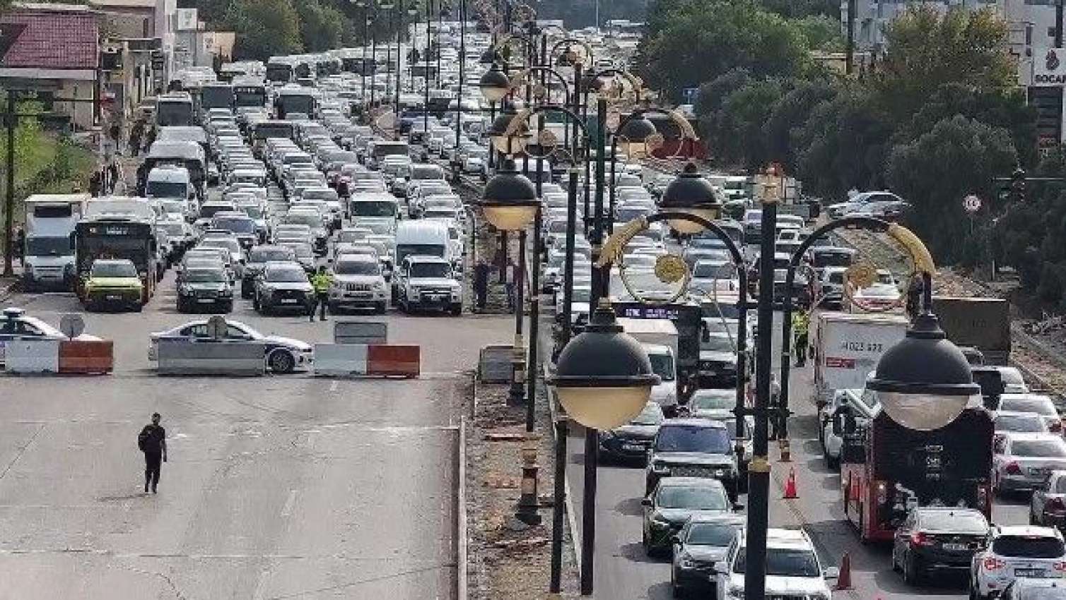 "8 Noyabr"a görə bu yollarda da sıxlıq yarandı - FOTO 