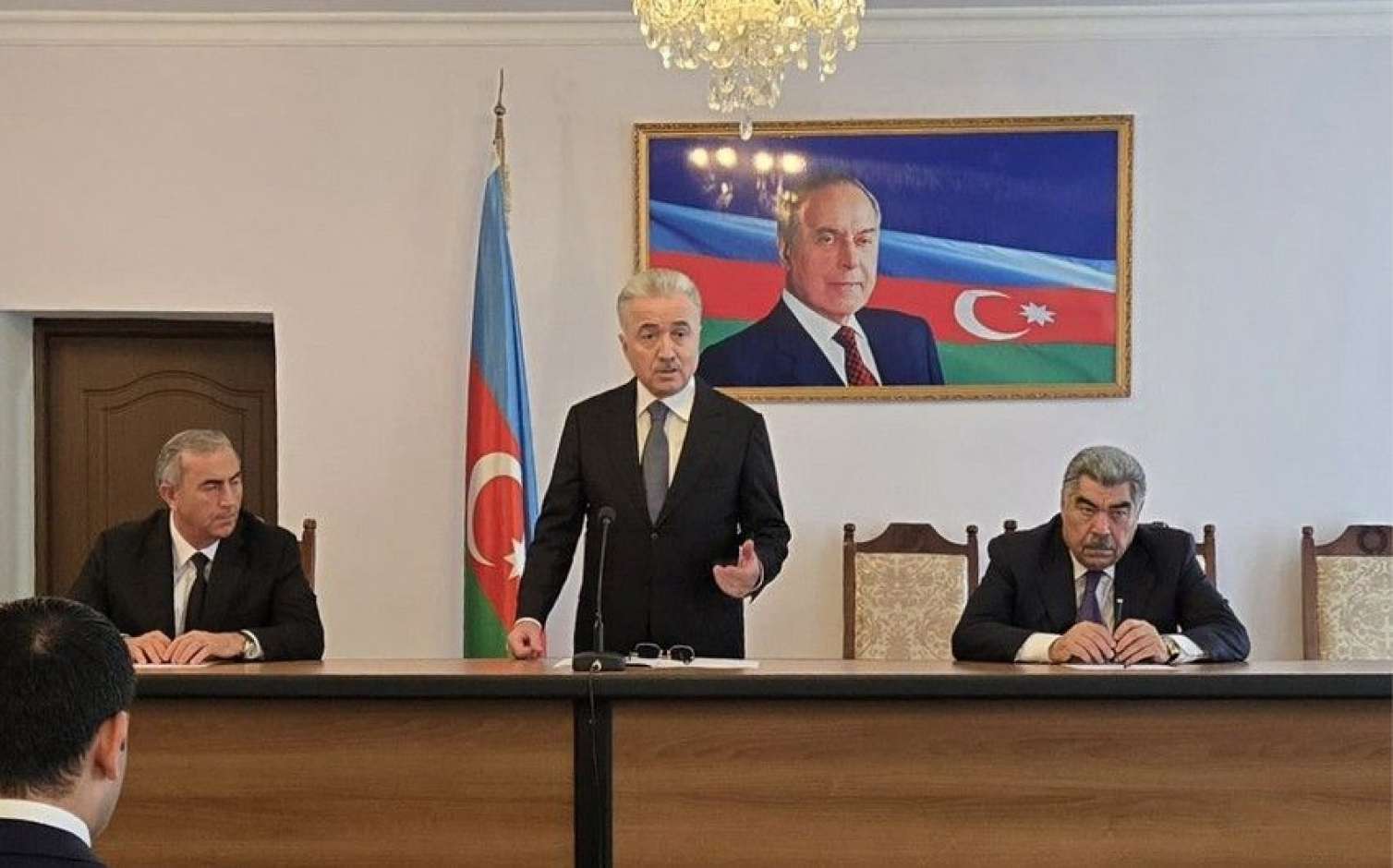 Sevindik Hətəmov kollektivə təqdim olundu 