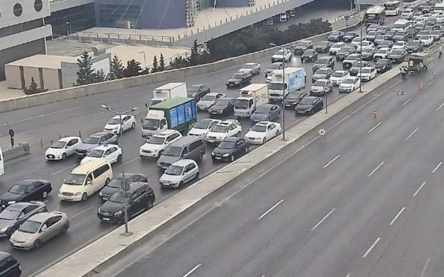 Yenə tıxac var - 16 yolda 