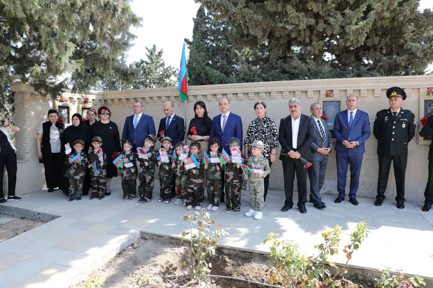 Suraxanıda şəhid məzarları ziyarət olundu - FOTO 