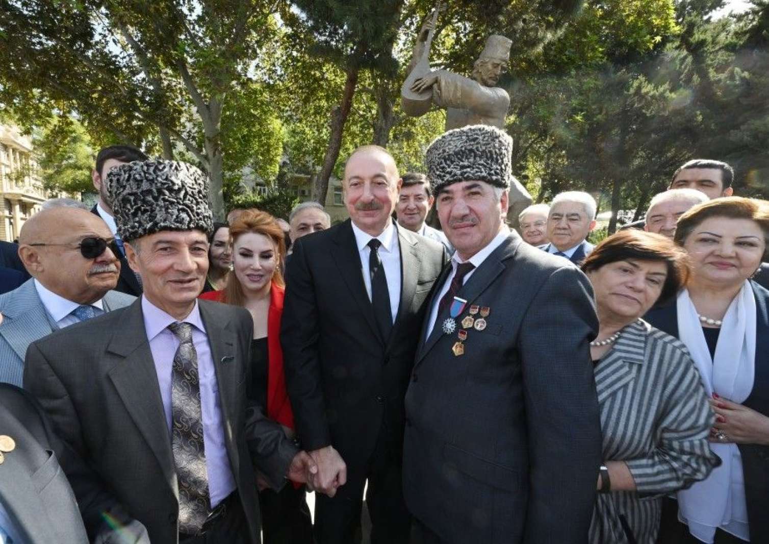 Prezident Aşıq Ələsgərin abidəsinin açılışında -  Yenilənib-FOTO