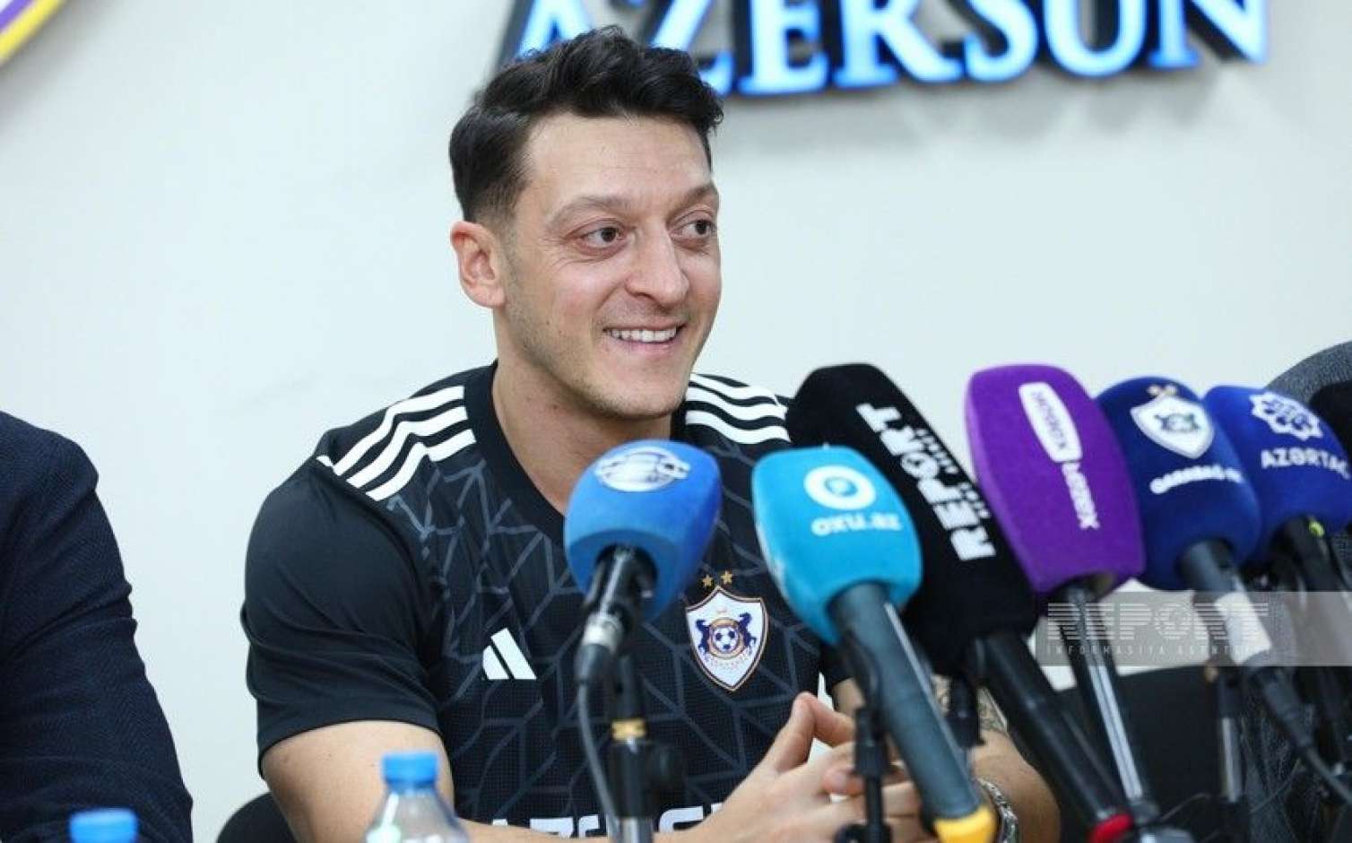 Mesut Özil: "Məqsədim Azərbaycanda istedadlı futbolçular yetişdirməkdir" 