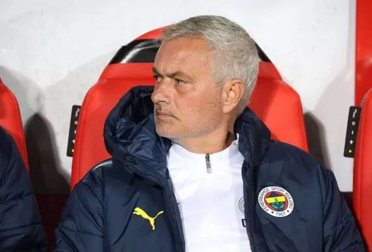 Mourinyo "Barselona"nın futbolçusunu istəyir 