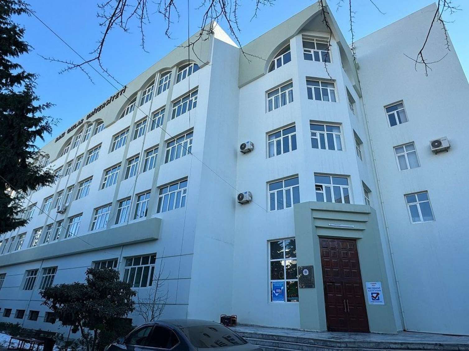 Bakı Qızlar Universitetində oğlan tələbələr təhsil alır? - VİDEO 