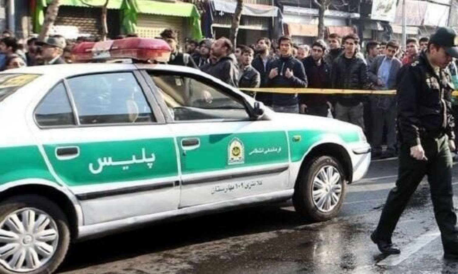 İranda 10 polis öldürüldü 