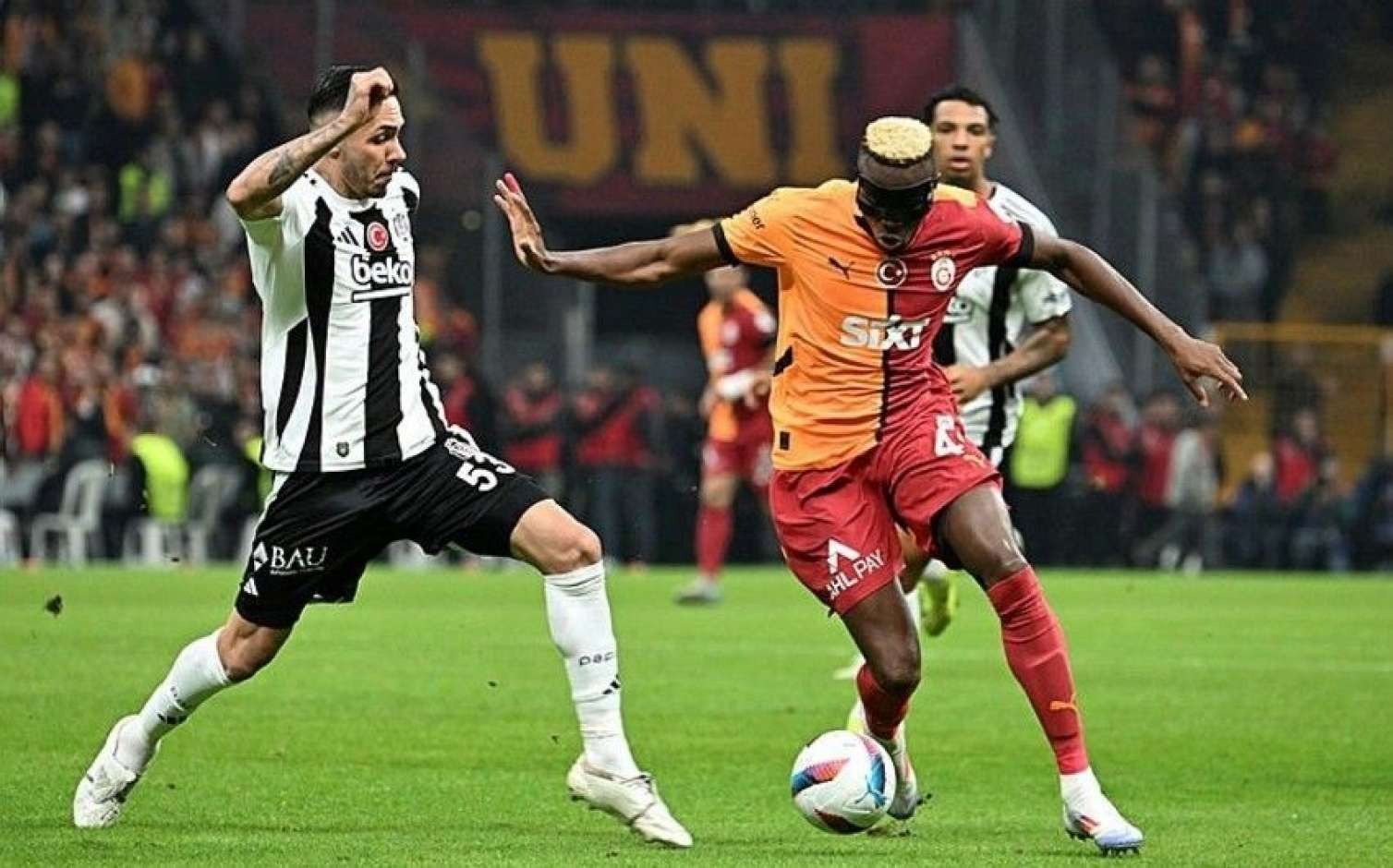 Qalatasaray" "Beşiktaş"ı məğlub etdi 