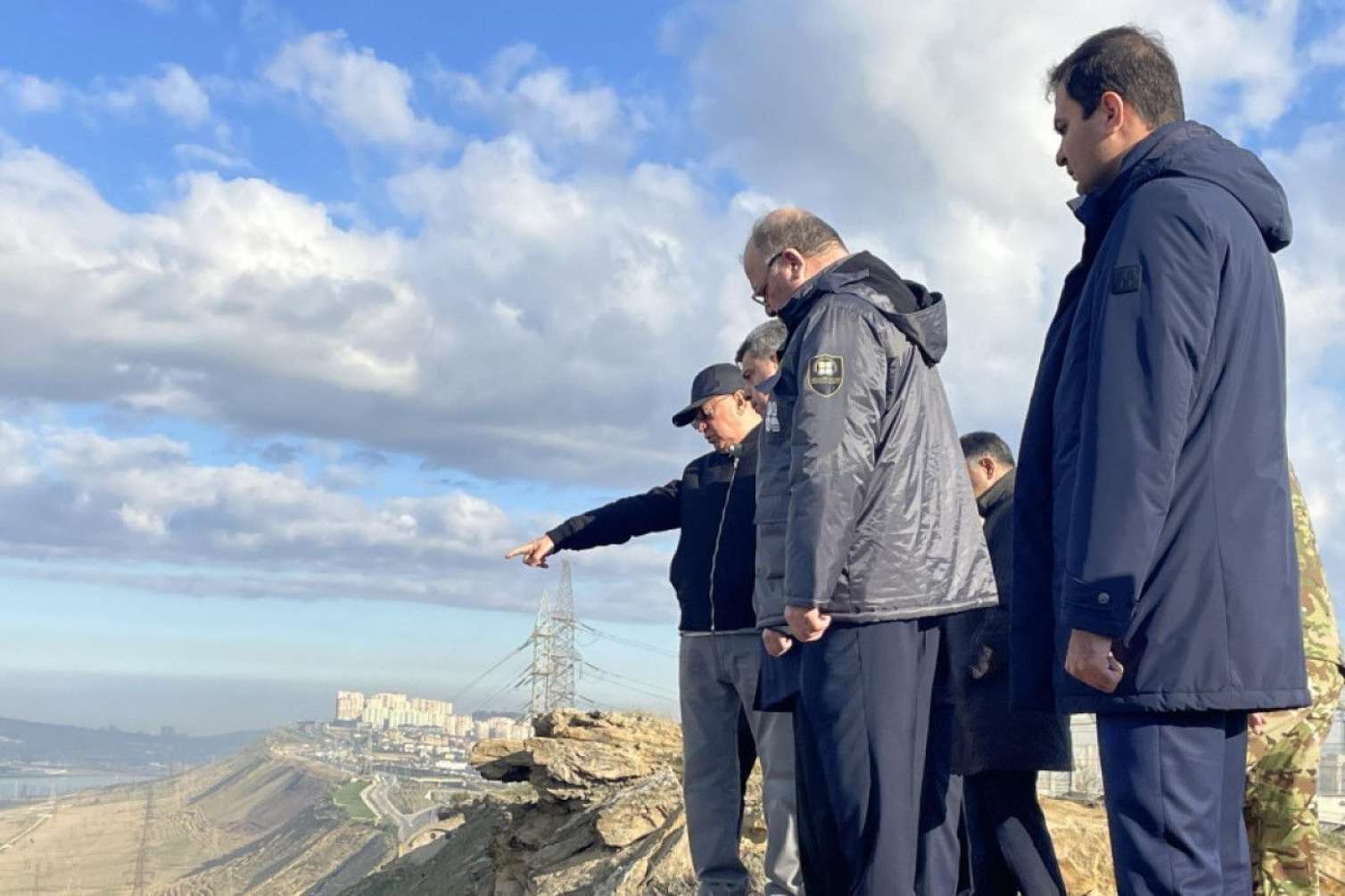 Kəmaləddin Heydərov Badamdarda uçqun təhlükəsi olan ərazidə - FOTO 