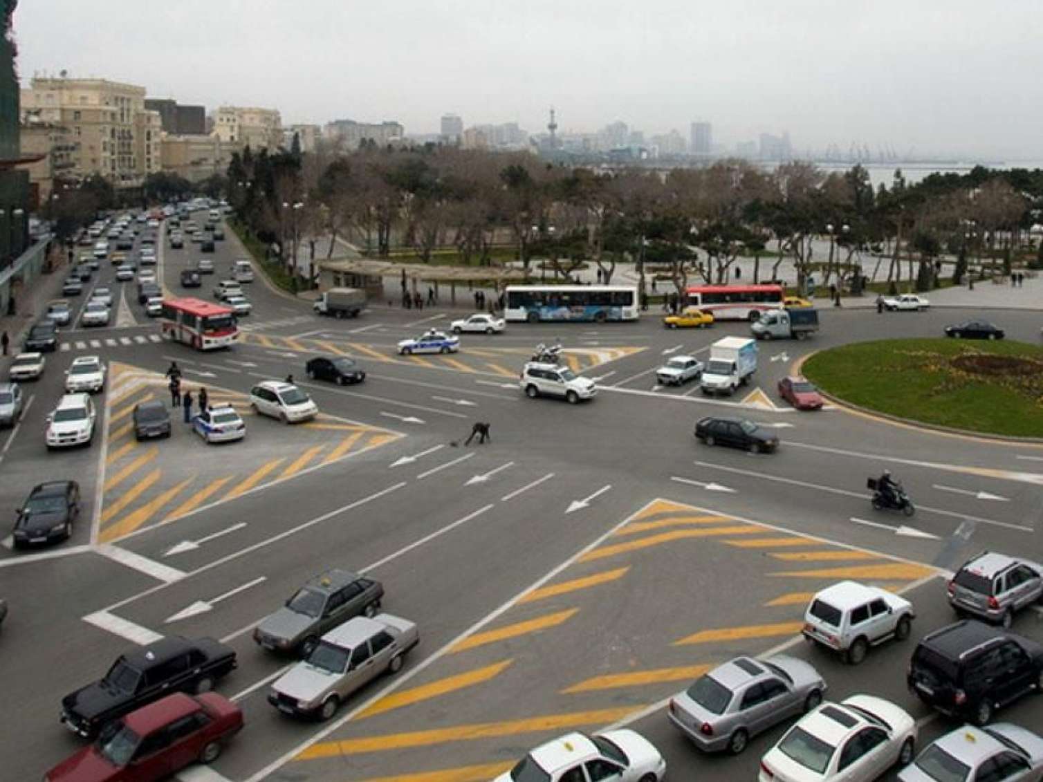 Dairəvi yolda hərəkət məhdudlaşdırıla bilər - BİRGƏ MƏLUMAT 