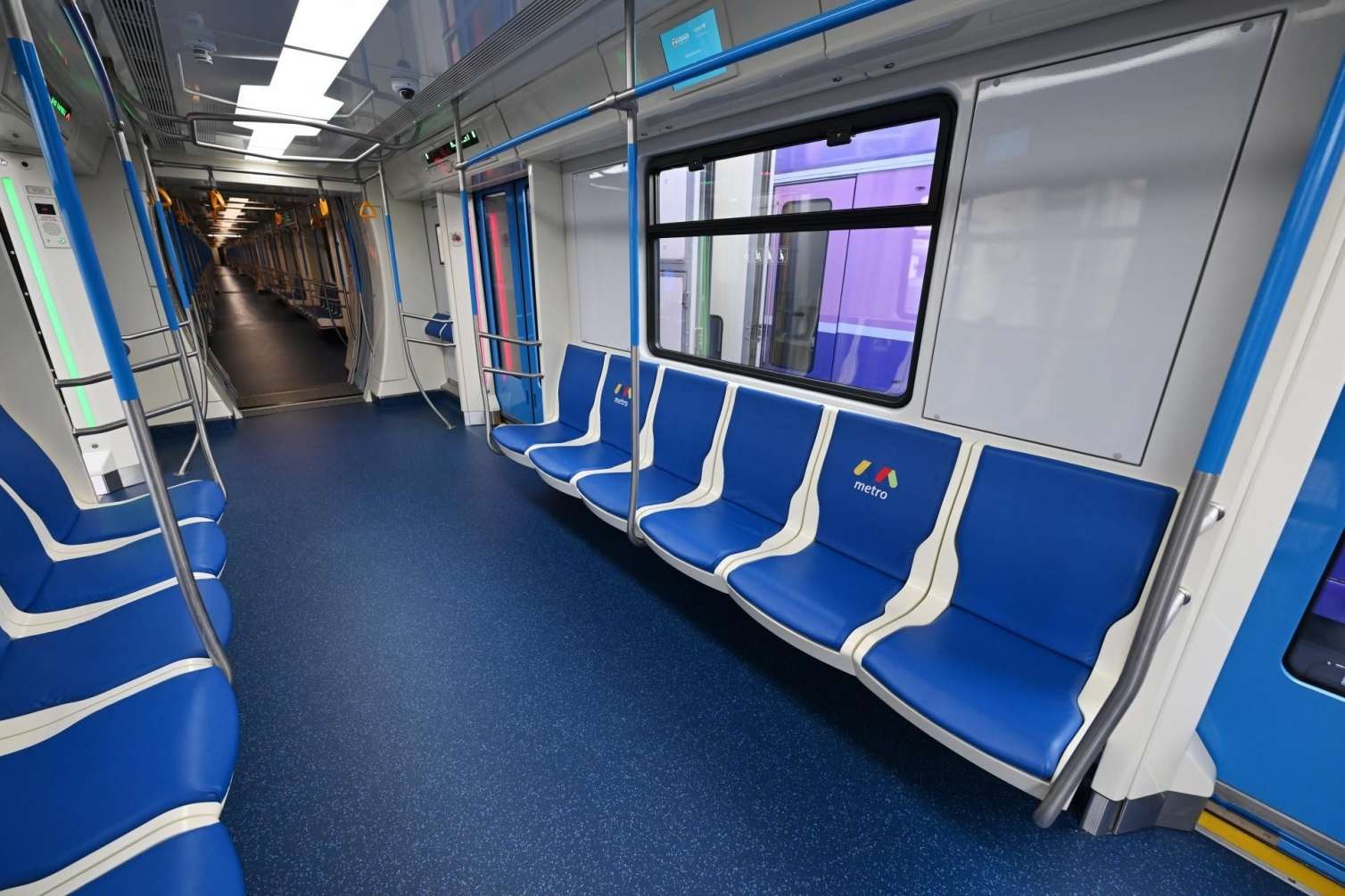 Prezident yeni nəsil metro qatarları ilə tanış oldu -  Yenilənib - FOTO