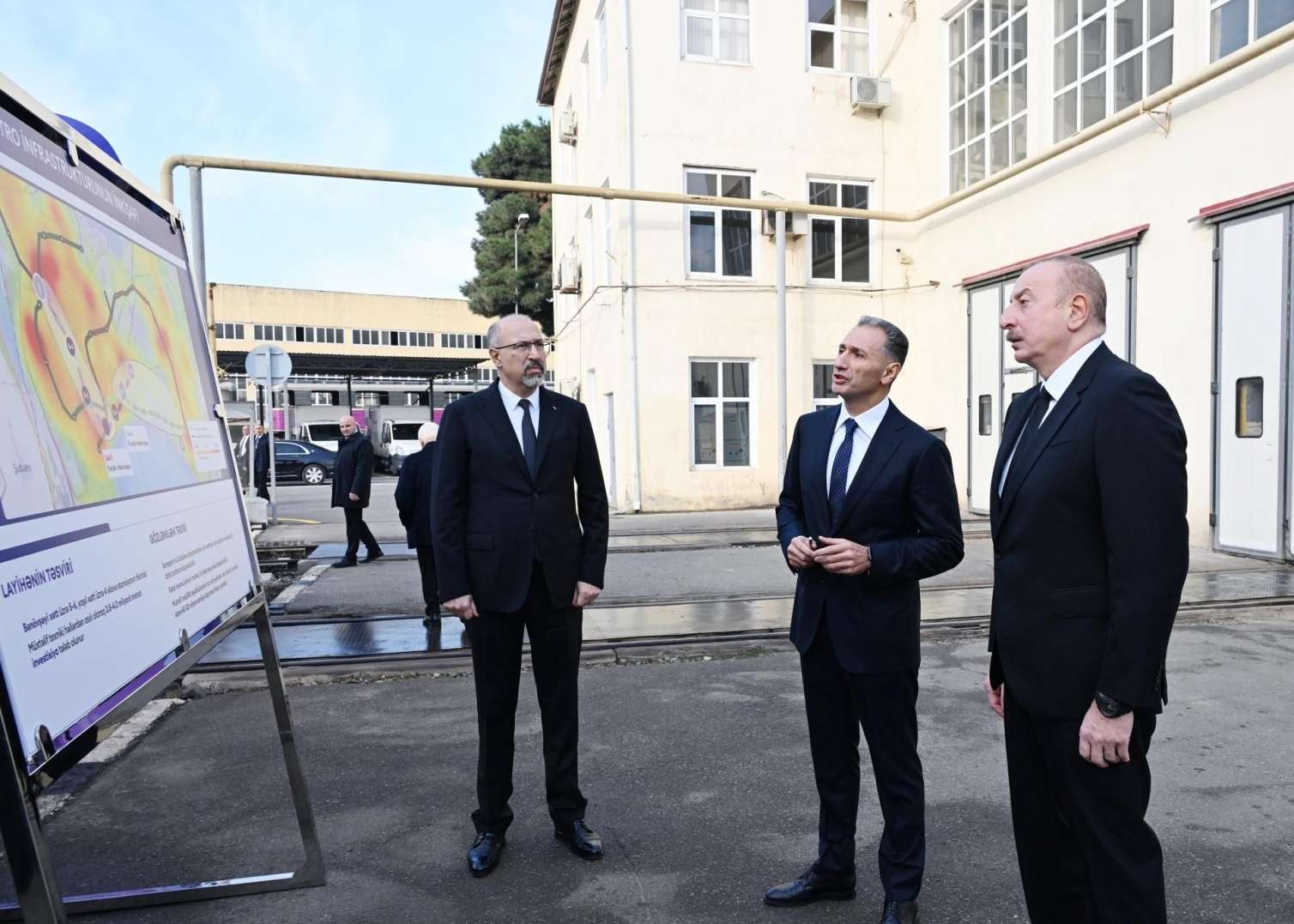 Prezident yeni nəsil metro qatarları ilə tanış oldu -  Yenilənib - FOTO