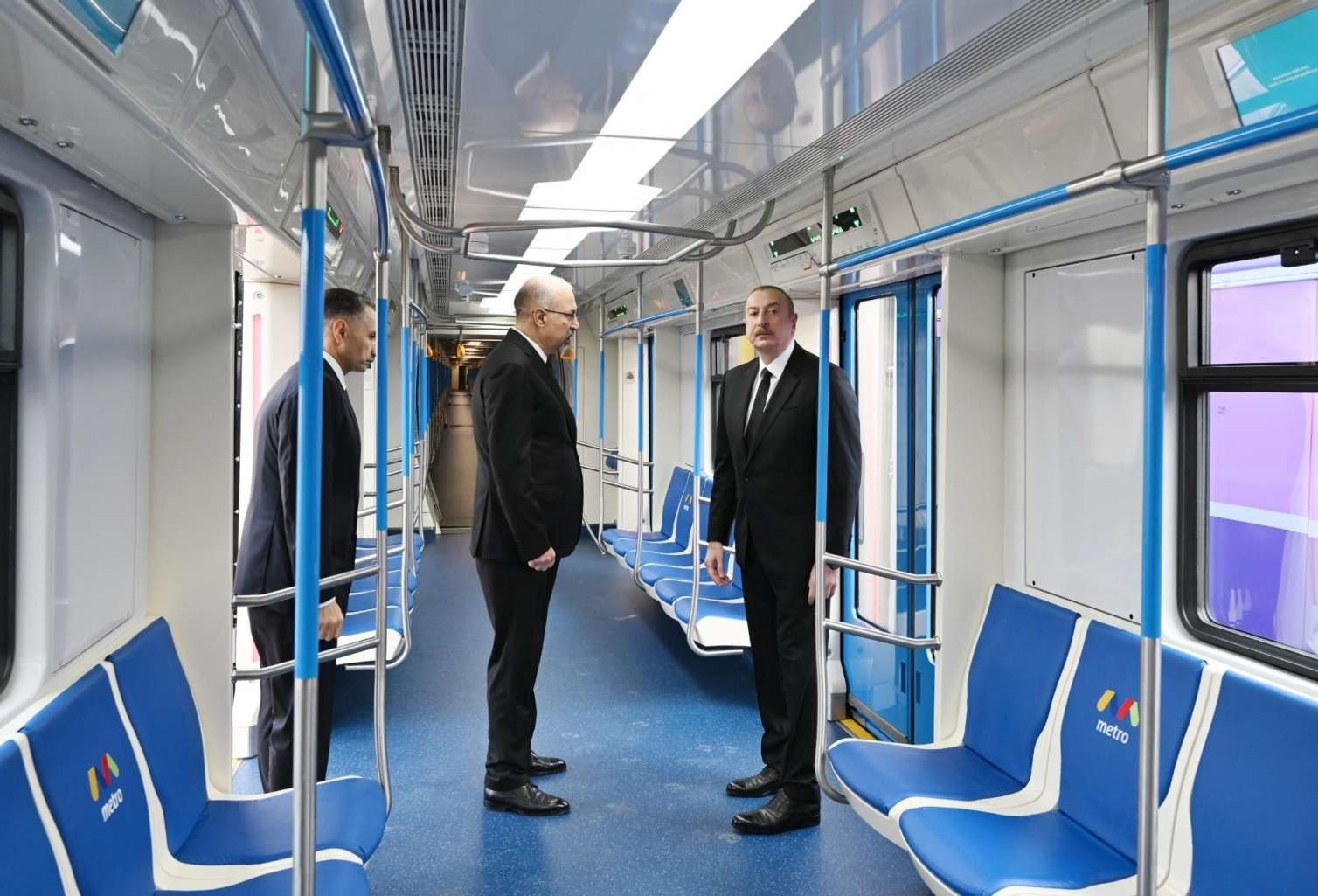 Prezident yeni nəsil metro qatarları ilə tanış oldu -  Yenilənib - FOTO