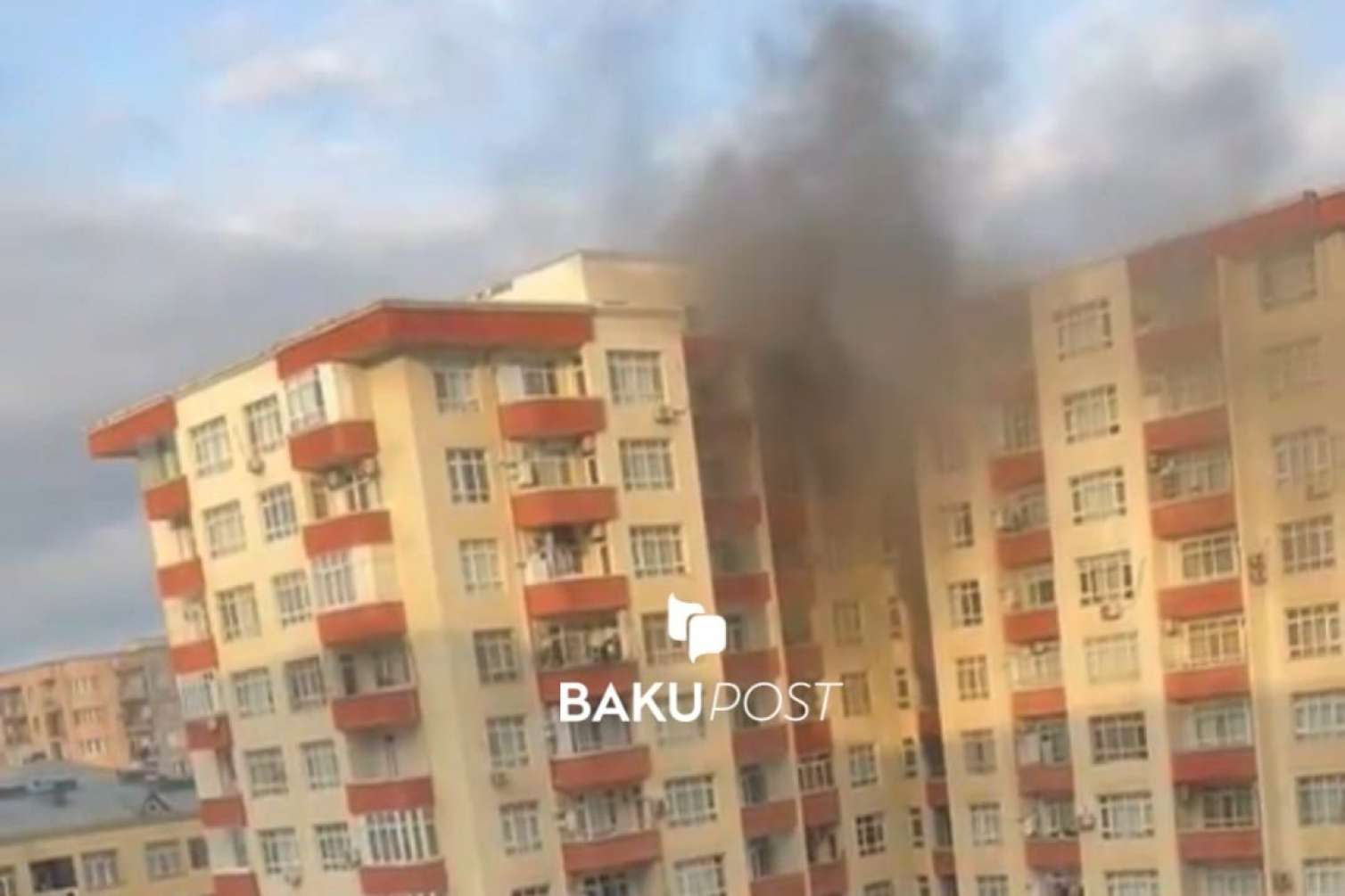 Bakıda uşaq bağçasının yerləşdiyi binada yanğın - VİDEO/YENİLƏNDİ 