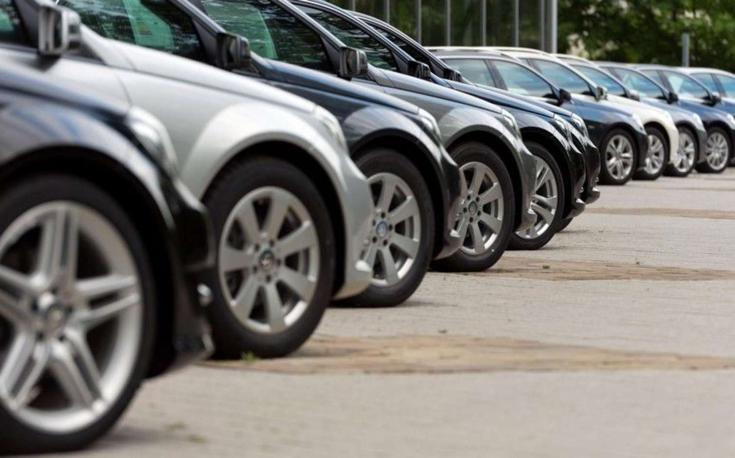 Azərbaycanın sənaye zonalarından 360 milyon manatlıq avtomobil satıldı 