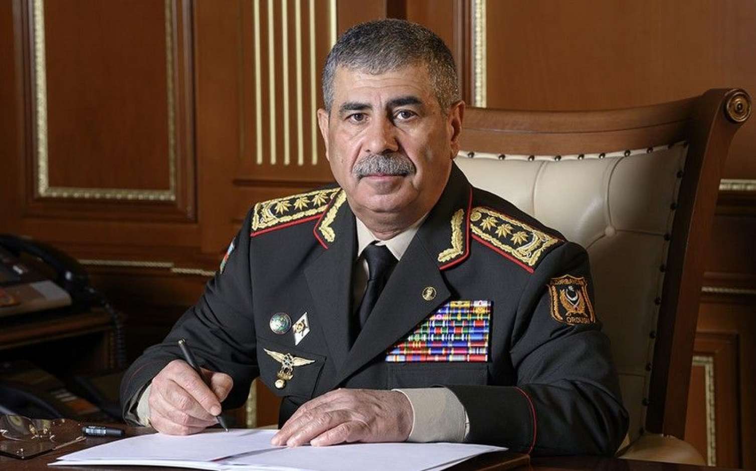 Zakir Həsənov  Azərbaycan Ordusunu təbrik etdi 