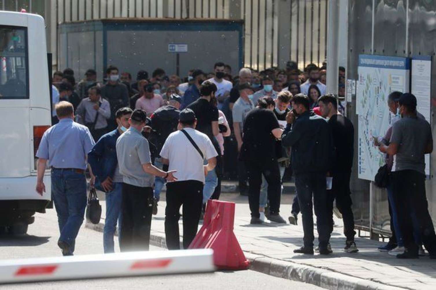 Miqrantlara iş icazəsinin forması hazırlanacaq 