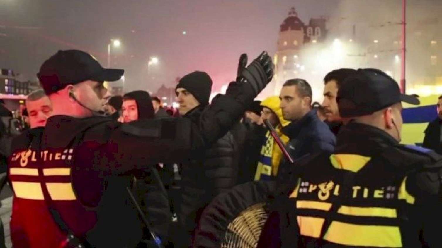 UEFA israilli azarkeşlərə hücumla bağlı bəyanat yaydı 