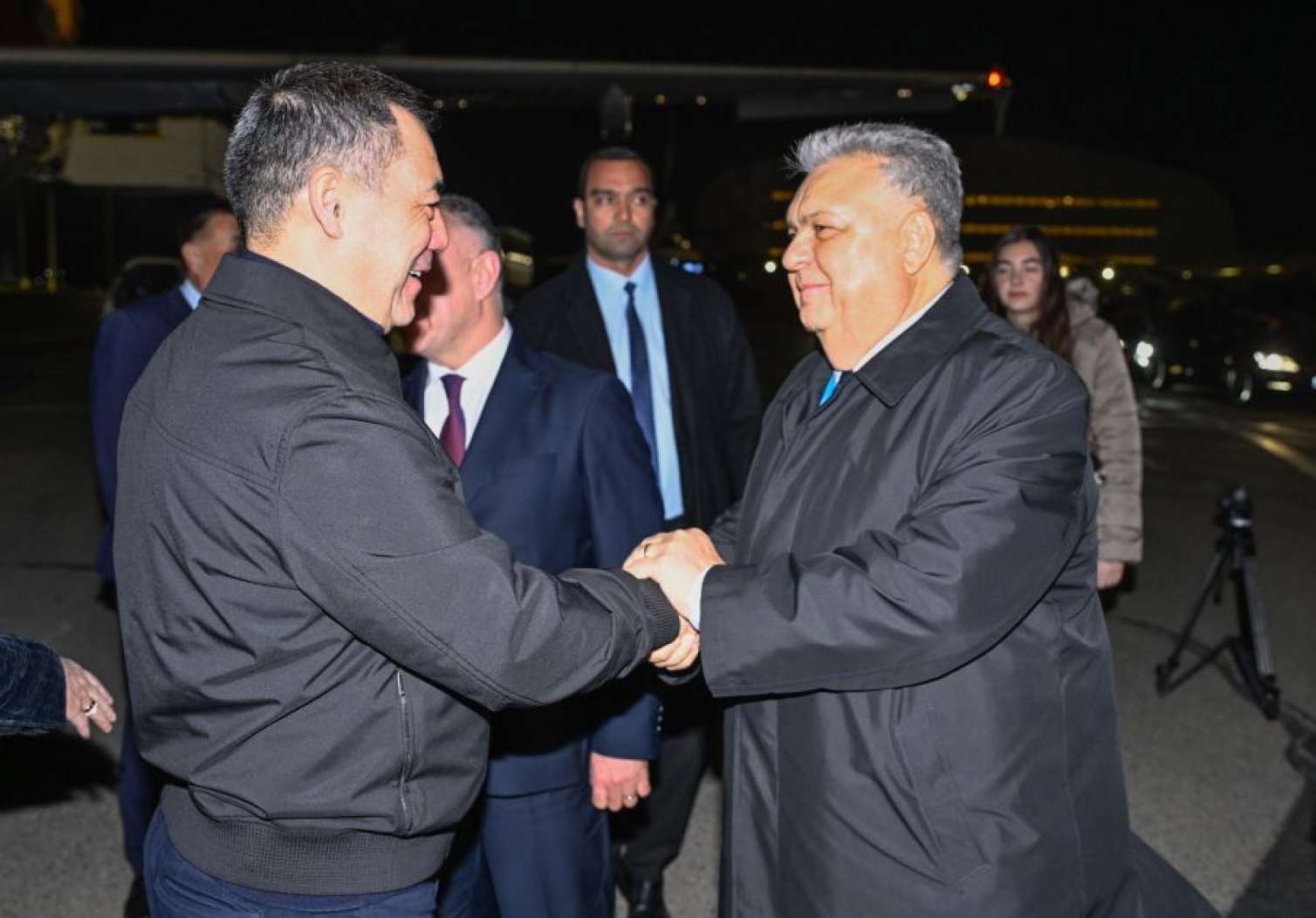 Sadır Japarov xanımı ilə Bakıda - FOTO 