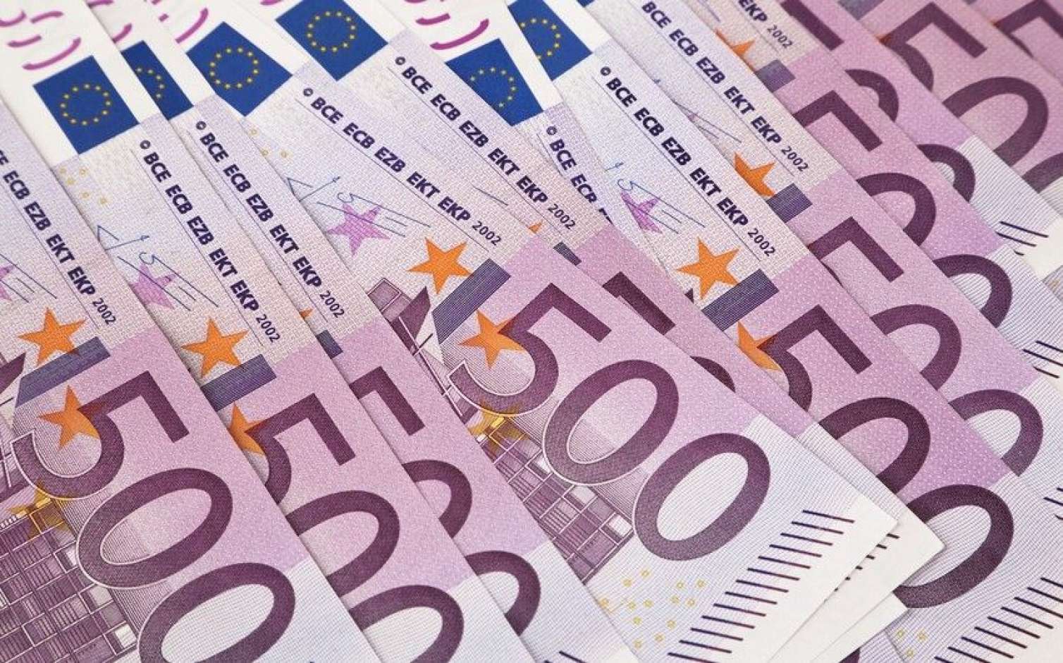 Aİ ölkələrinin hərbi ehtiyaclarına 400 milyard xərclənəcək 