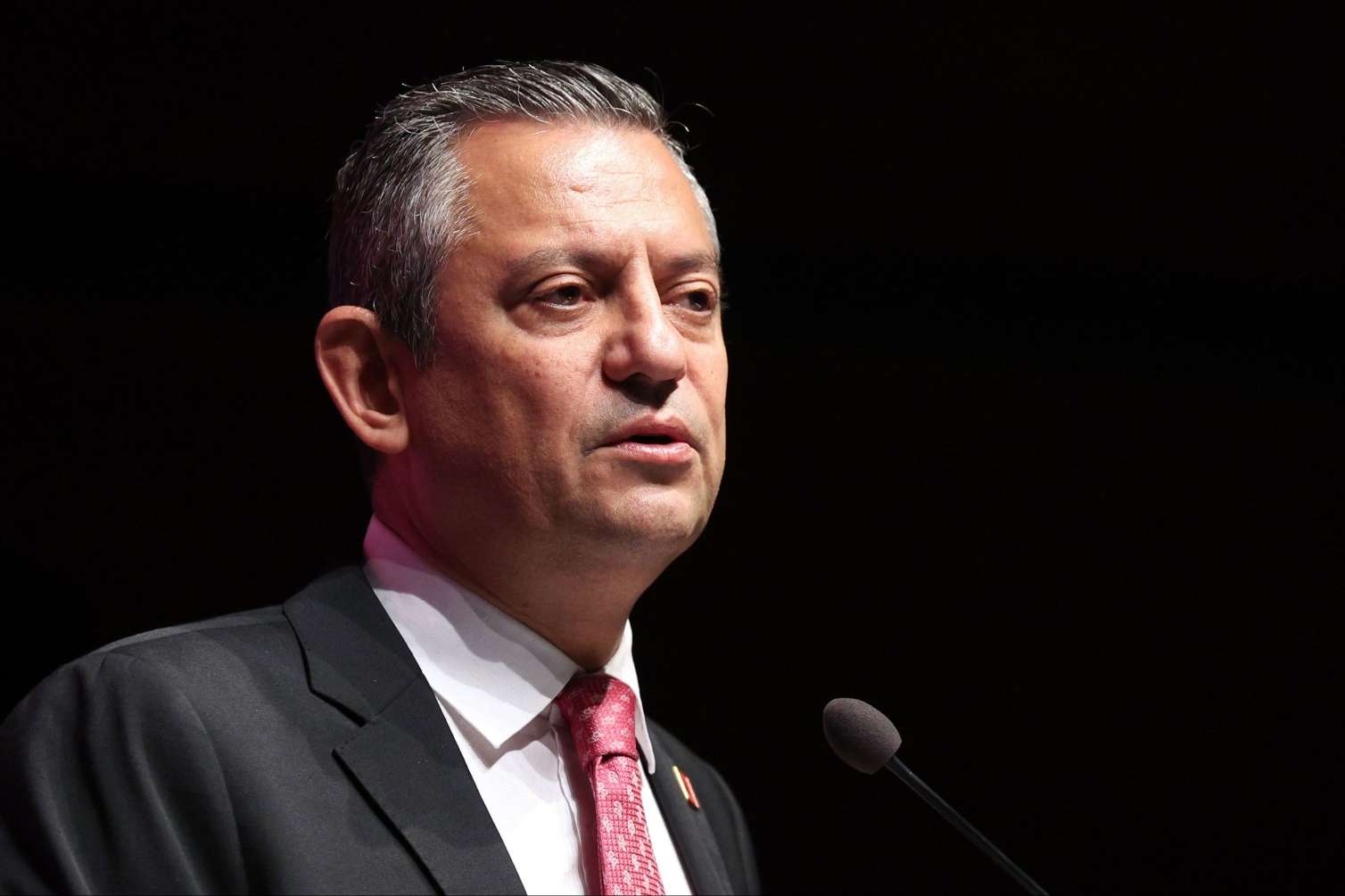 CHP Özgür Özəli göndərmək istəyir? - Növbədənkənar qurultay qalmaqalı 