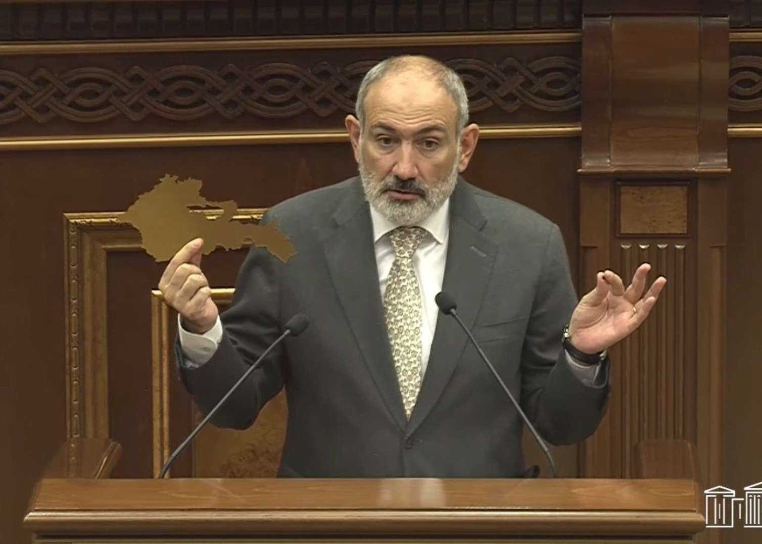 Paşinyan:  "Əsl erməni odur ki, kənarda vətən, dövlət axtarmır" 
