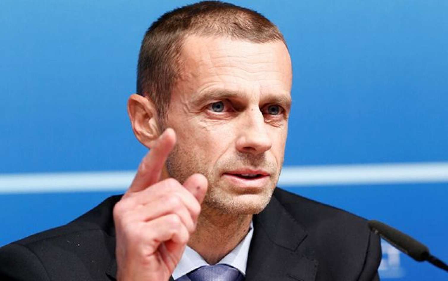UEFA prezidenti: "Şikayət etməli olanlar ayda 1000 avro maaş alan fabrik işçiləridir” 