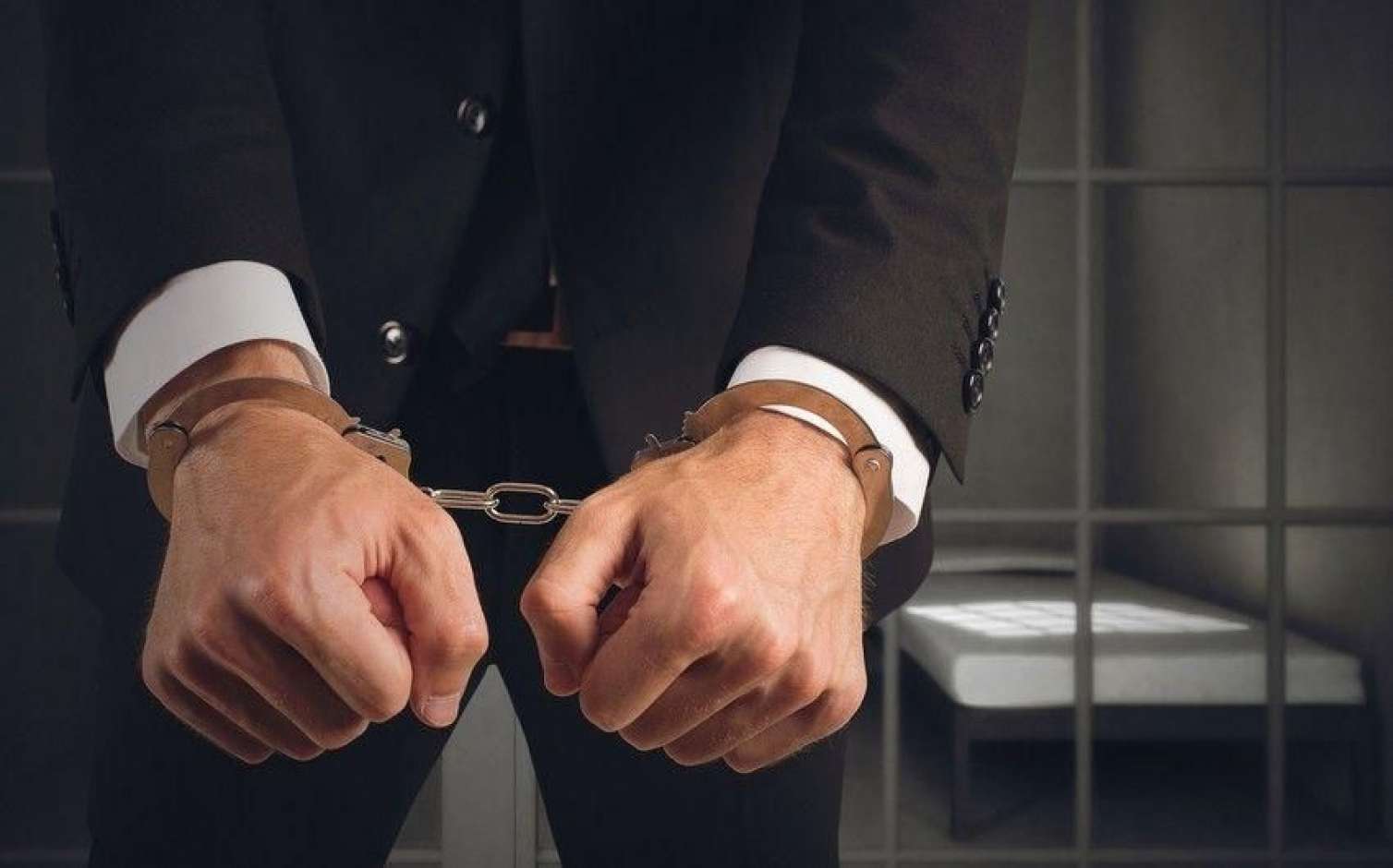 Dövlət xidmətinin üç vəzifəli şəxsi barədə tədbir görüldü 