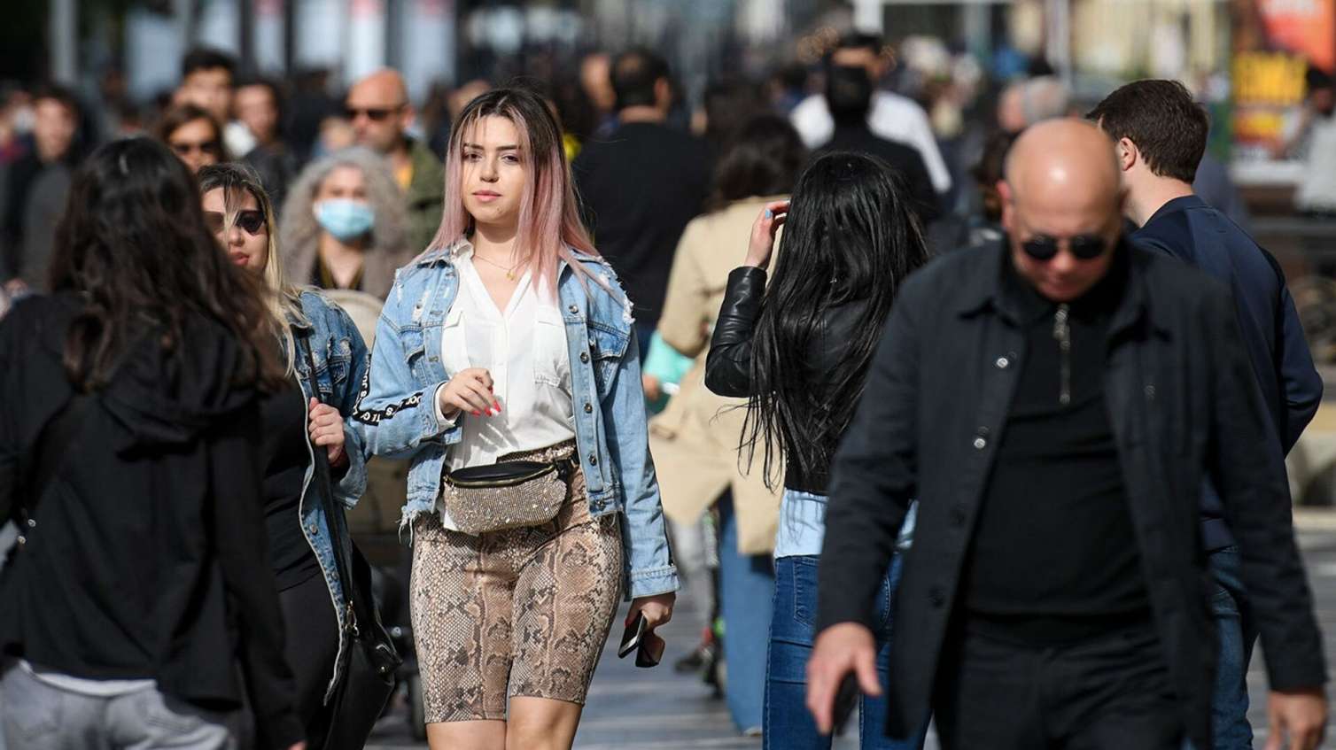 Azərbaycanda əhalinin sayı açıqlandı - 2218 nəfər daimi yaşayış üçün gəldi 