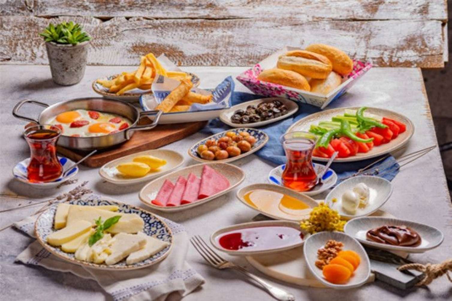 Kafe və restoranlara nə qədər pul xərclədi? 