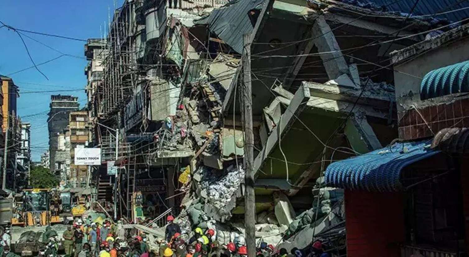 Tanzaniyada bina üçdu: 13 ölü, 84 yaralı 
