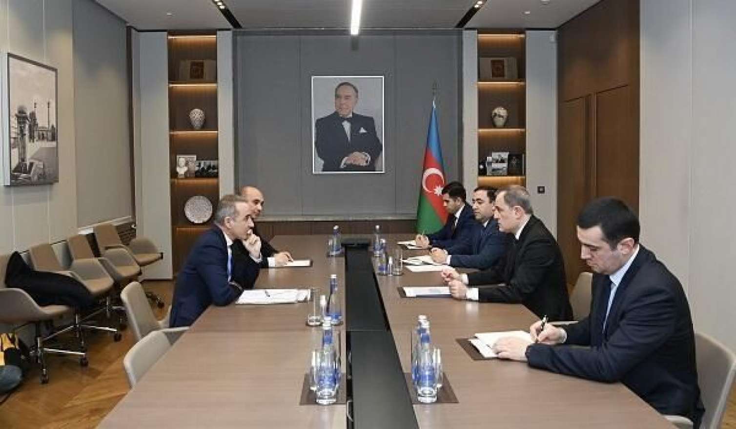  Bayramov ATƏT PA-nın vitse-prezidenti ilə görüşdü 