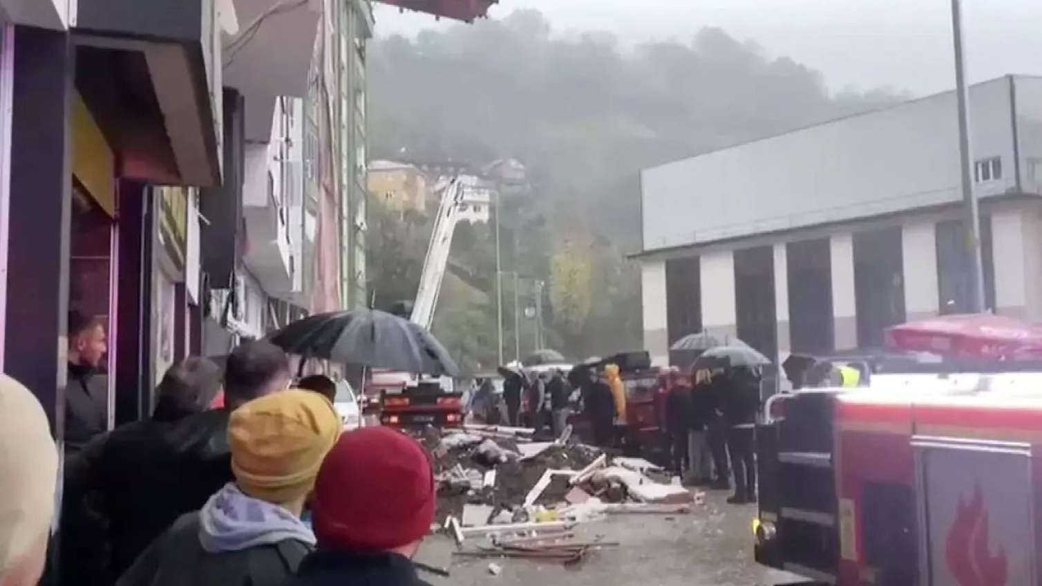 Sevgilisinin boğazına bıçaq dayayan kişini güllələdi - FOTO 