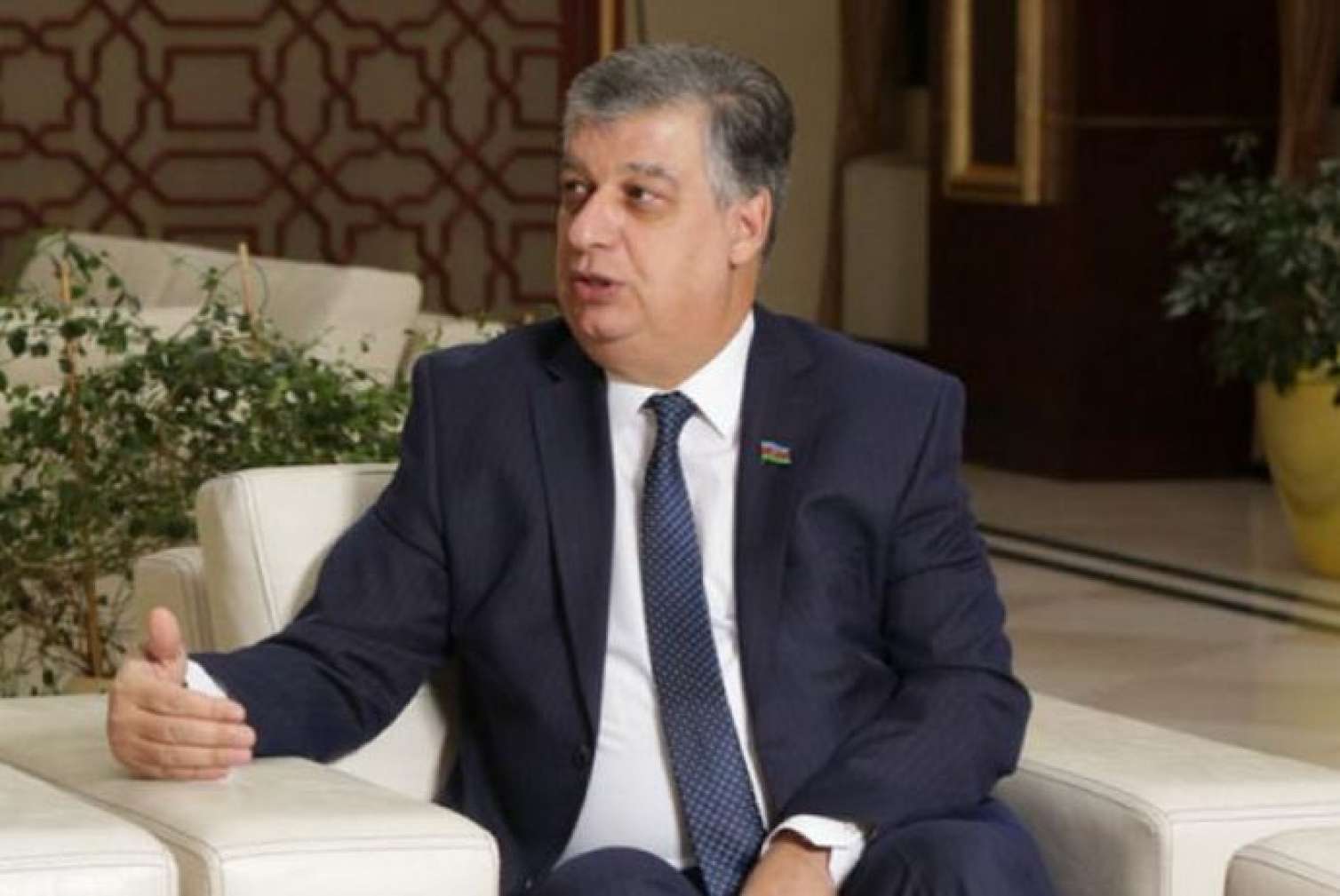 Deputat: Uşaq yeməkləri günü-gündən bahalaşır, güzəşt olmalıdır 