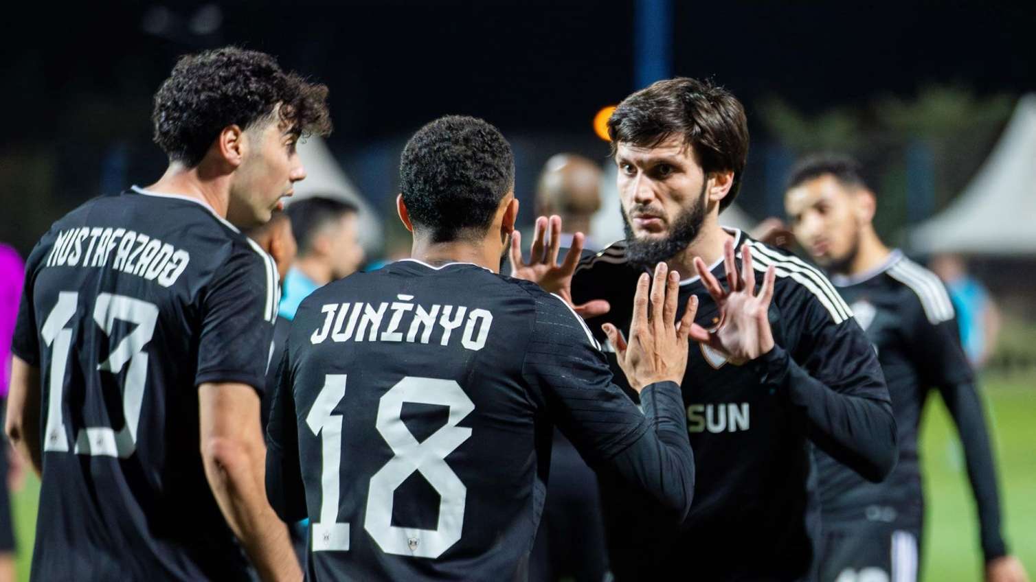 Qarabağın oyununa 13 min bilet satıldı  