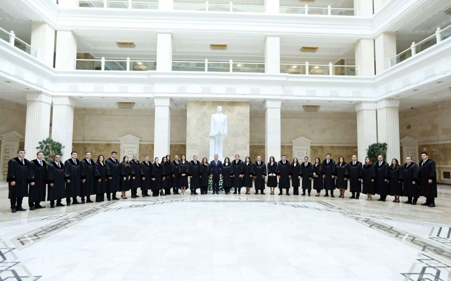 Yeni hakimlər and içdi: İnam Kərimov tapşırıqlar verdi - FOTO 