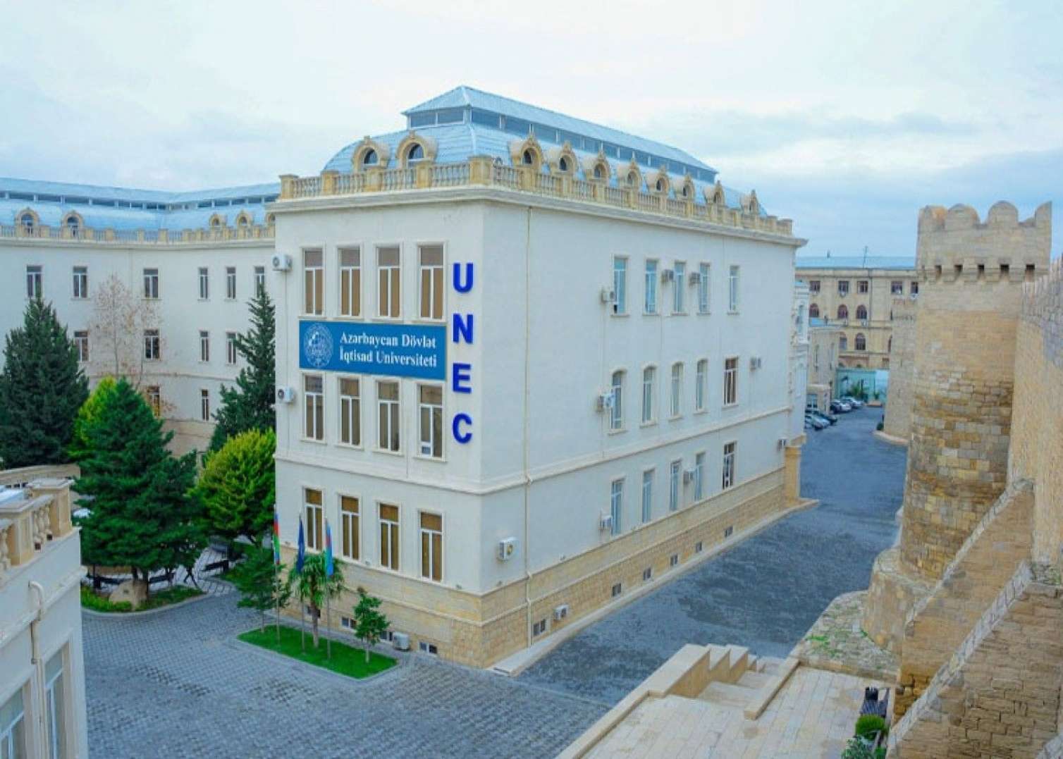 UNEC-də əmək haqları artırıldı 