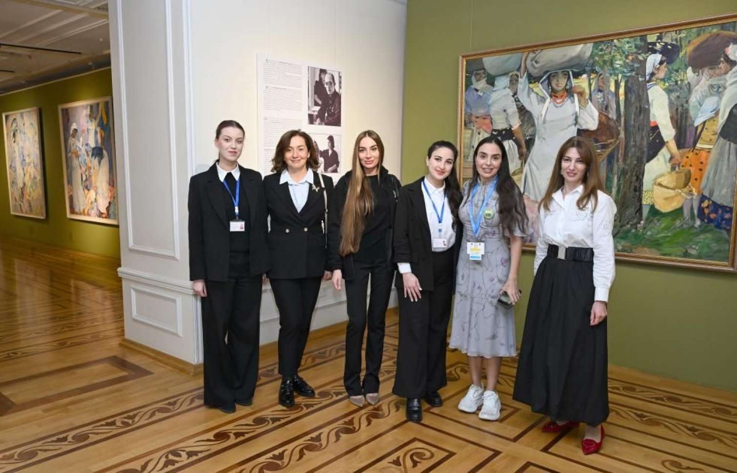 Leyla və Arzu Əliyevalar Milli İncəsənət Muzeyindəki sərgiləri ziyarət etdilər - FOTO 