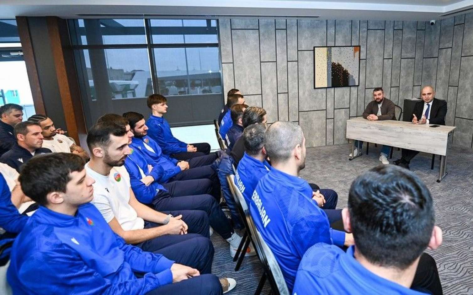 Emin Əmrullayev Azərbaycan basketbol millisinin üzvləri ilə görüşdü 