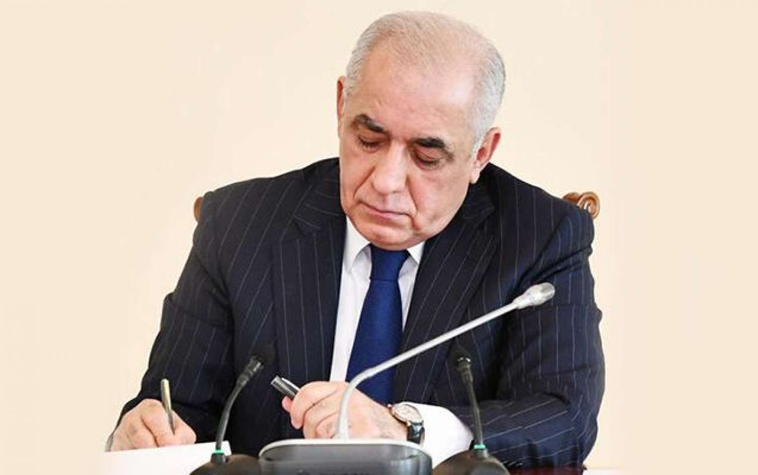 Baş nazir qərar İMZALADI 