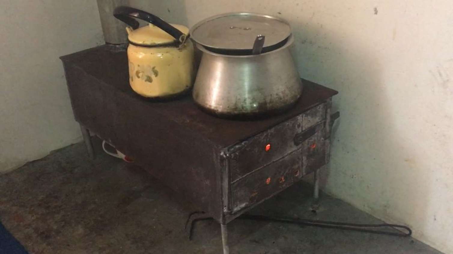Oğuzda gənc qız yanaraq xəsarət aldı 