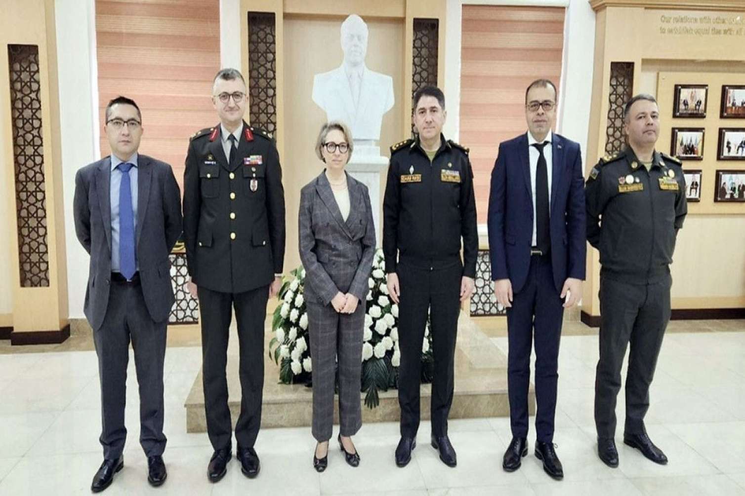 Bakıda NATO heyəti ilə görüş keçirildı 
